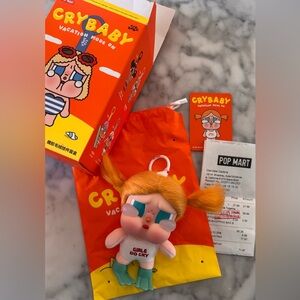 Popmart crybaby Vacation mode Glug-Glug